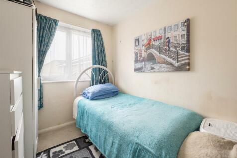 Adams Court, E17