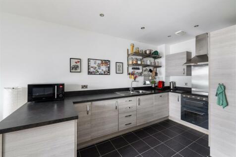 Thornbury Way, E17