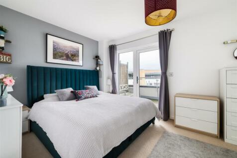 Thornbury Way, E17