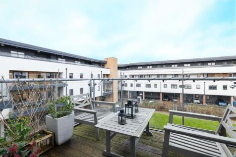 Thornbury Way, E17