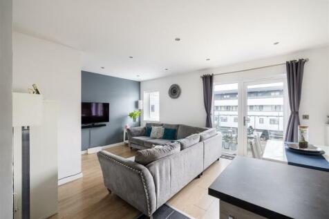 Thornbury Way, E17