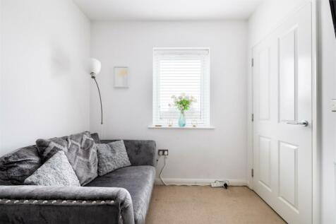 Thornbury Way, E17