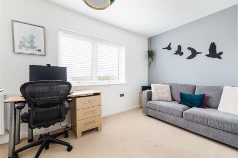 Thornbury Way, E17