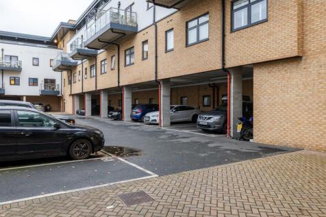 Thornbury Way, E17