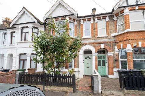 Colchester Road, E10