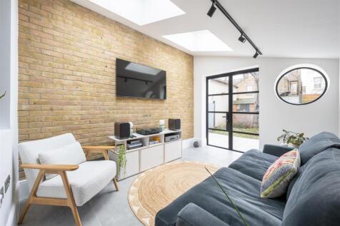 Colchester Road, E10