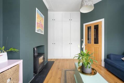 Colchester Road, E10