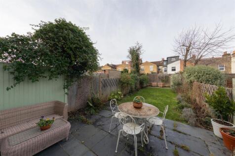 Liverpool Road, E17