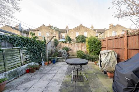 Albert Road, E10