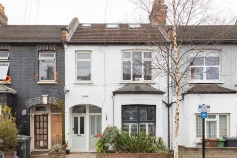 Northbank Road E17