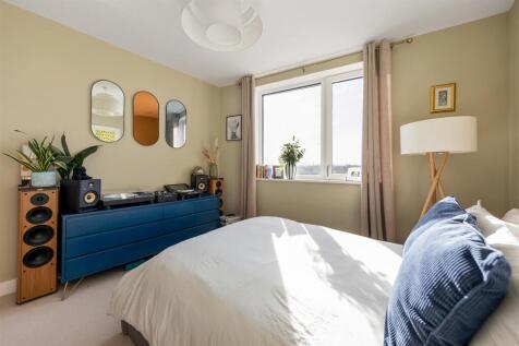 Beck Square E10