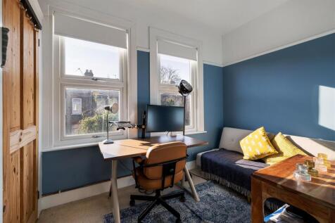 Kettlebaston, E17