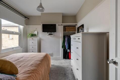 Kettlebaston, E17