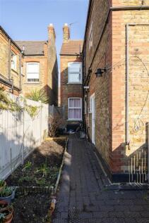 Kettlebaston, E17
