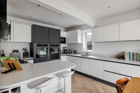 Campbell Road E17