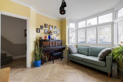 Campbell Road E17