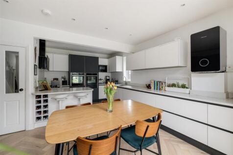 Campbell Road E17