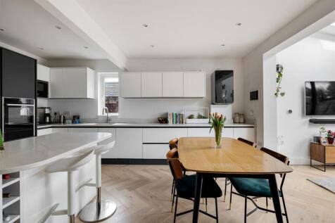 Campbell Road E17