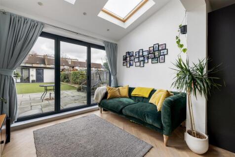 Campbell Road E17