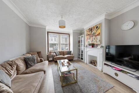 Macdonald Road E17