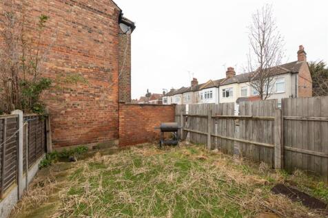 Macdonald Road E17