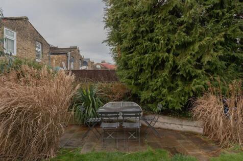 Copeland Road E17