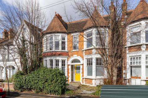 Lyndhurst Drive, E10