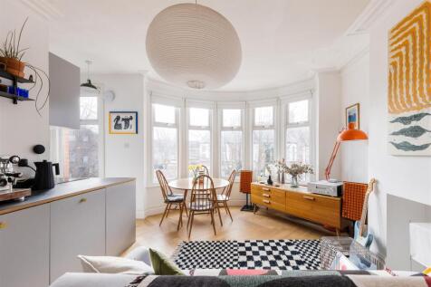 Lyndhurst Drive, E10