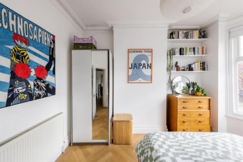 Lyndhurst Drive, E10