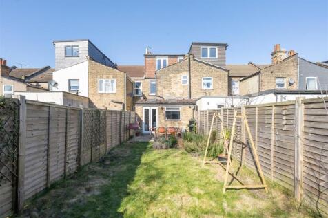 Walpole Road E17