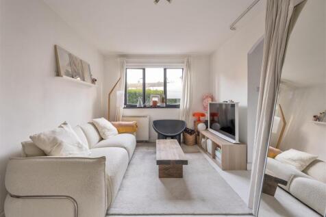 Green Pond Close E17