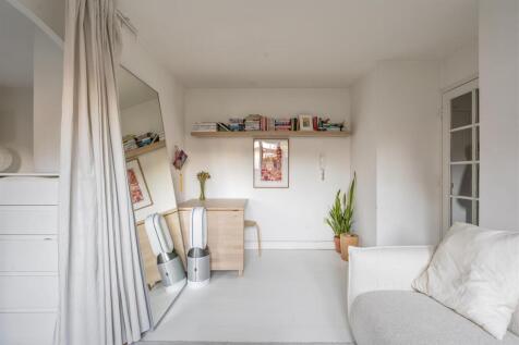 Green Pond Close E17