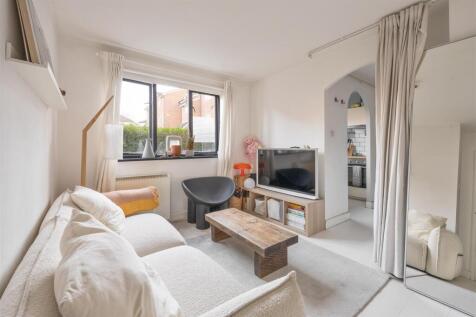 Green Pond Close E17