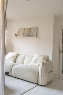 Green Pond Close E17