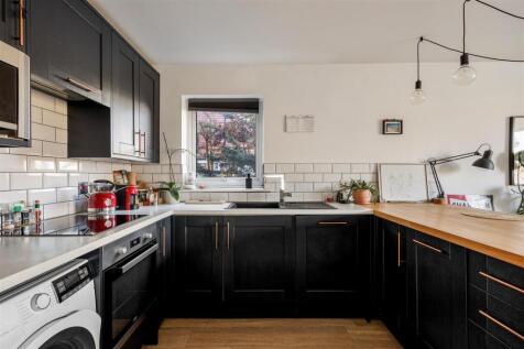 Manor Road, E10