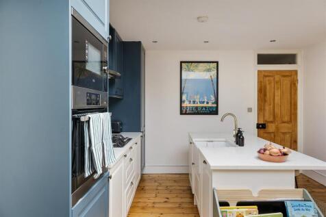 Byron Road E17