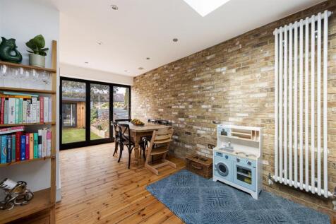 Byron Road E17