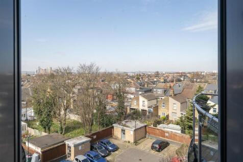 Thomas Jacomb Place E17