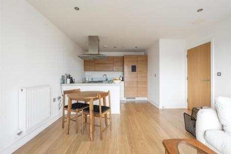 Thomas Jacomb Place E17