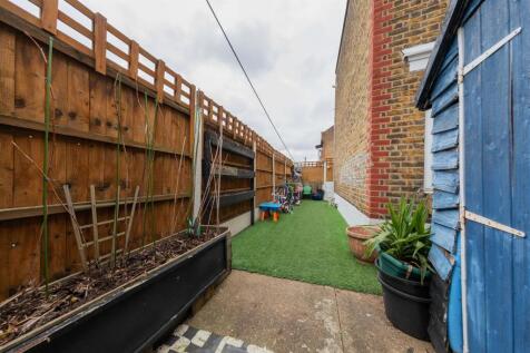 Queens Road E17