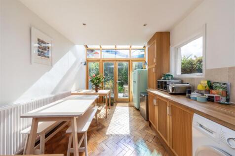 Elmsdale Road E17