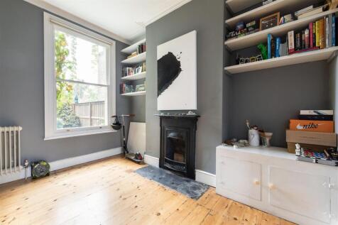 Elmsdale Road E17