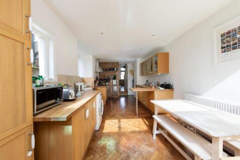 Elmsdale Road E17