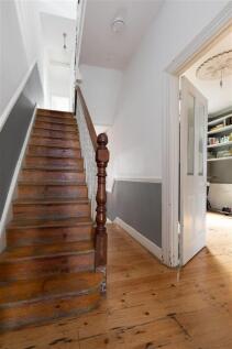 Elmsdale Road E17