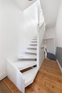 Elmsdale Road E17