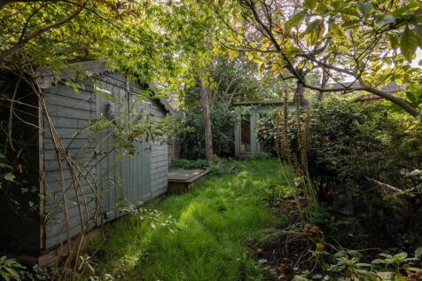 Elmsdale Road E17