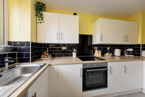 Green Pond Close, E17