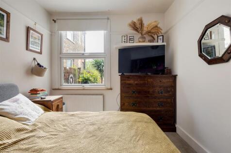 Warner Road, E17