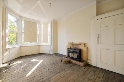 Cleveland Park Avenue, E17