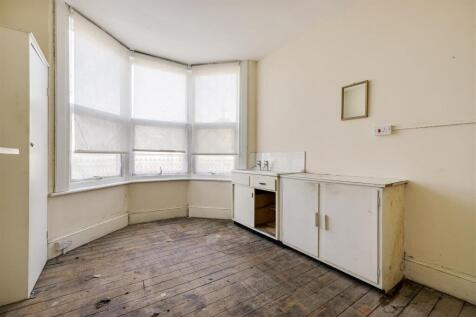 Cleveland Park Avenue, E17